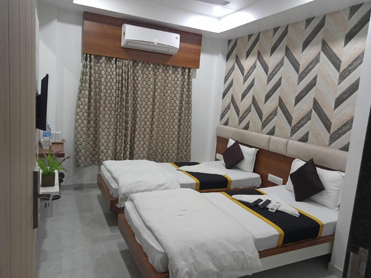 Navsari Hotel Fun City מראה חיצוני תמונה