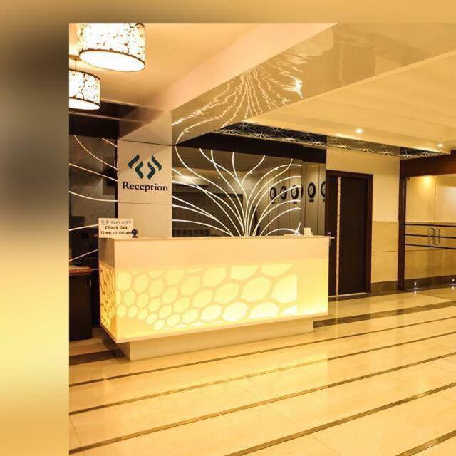 Navsari Hotel Fun City מראה חיצוני תמונה