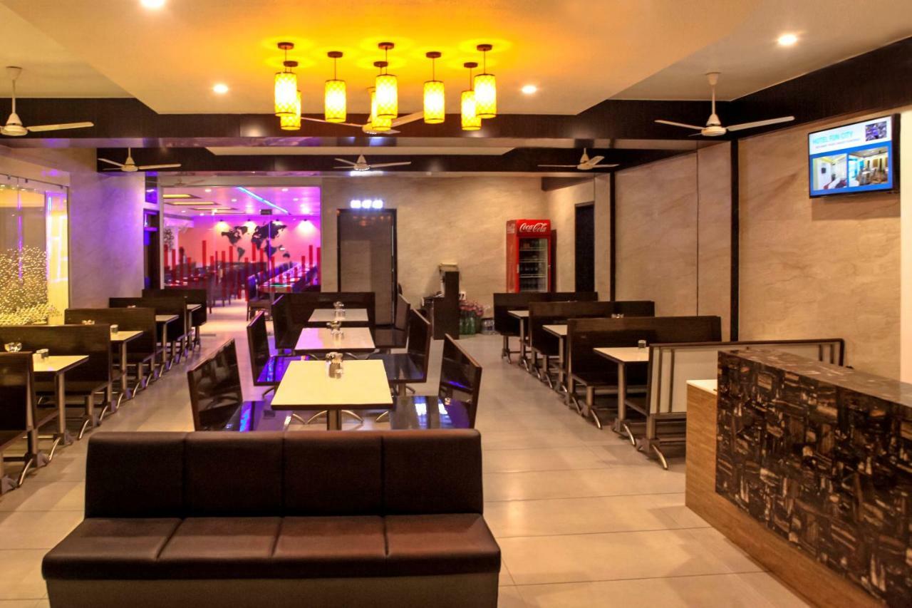 Navsari Hotel Fun City מראה חיצוני תמונה