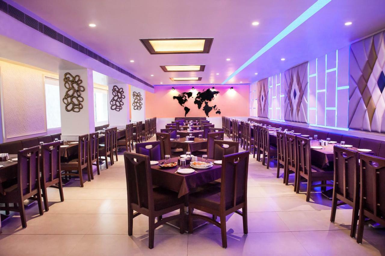 Navsari Hotel Fun City מראה חיצוני תמונה